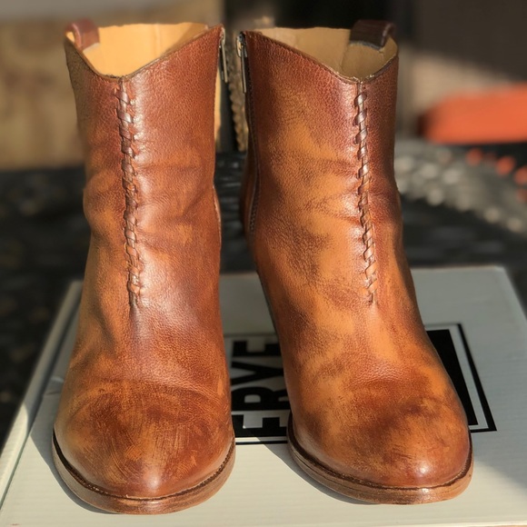 ⭐️ SOLD!! Frye Ilana Whipstitch  Ankle Boot ⭐️ - Picture 9 of 15